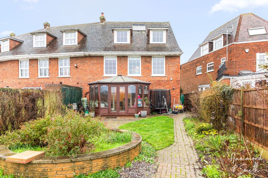 Additional image 20 of 4 bed end terrace house for saleTheydon Grove, Epping CM16