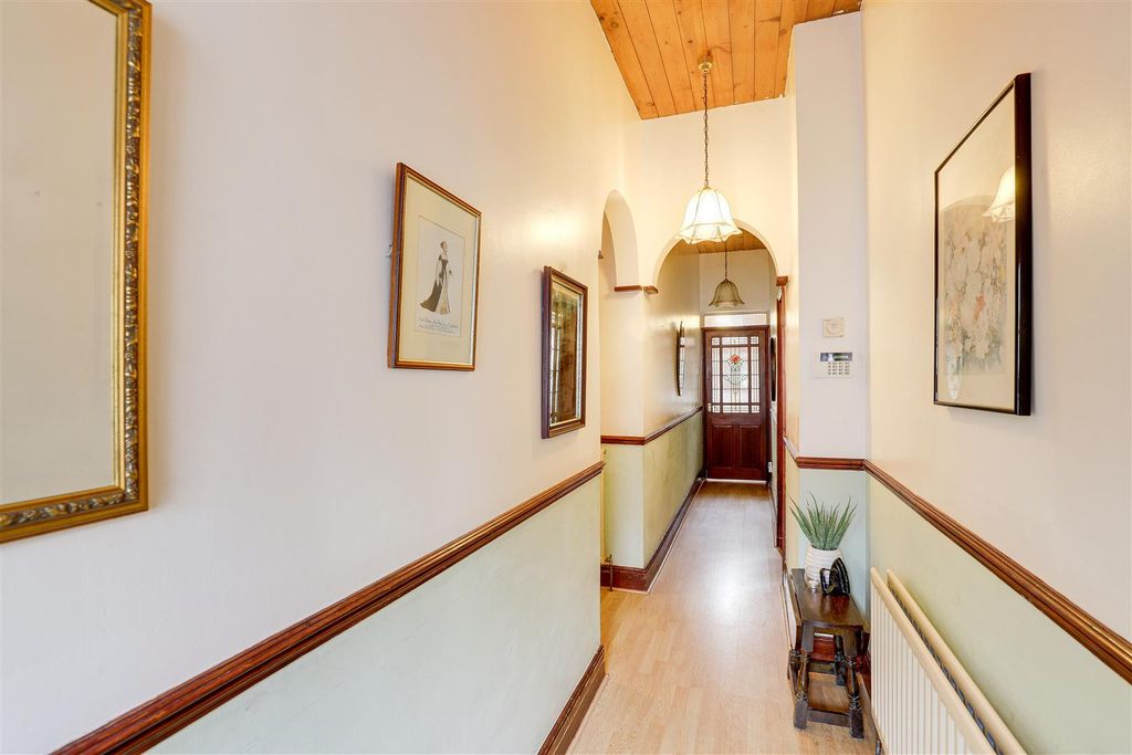 Property photo 3 of 16 6604.Jpg
