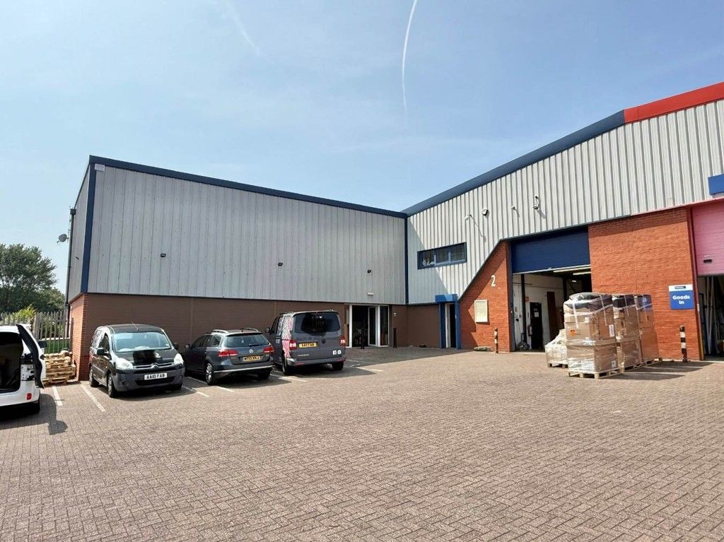 Property photo 1 of 10 Photo 4