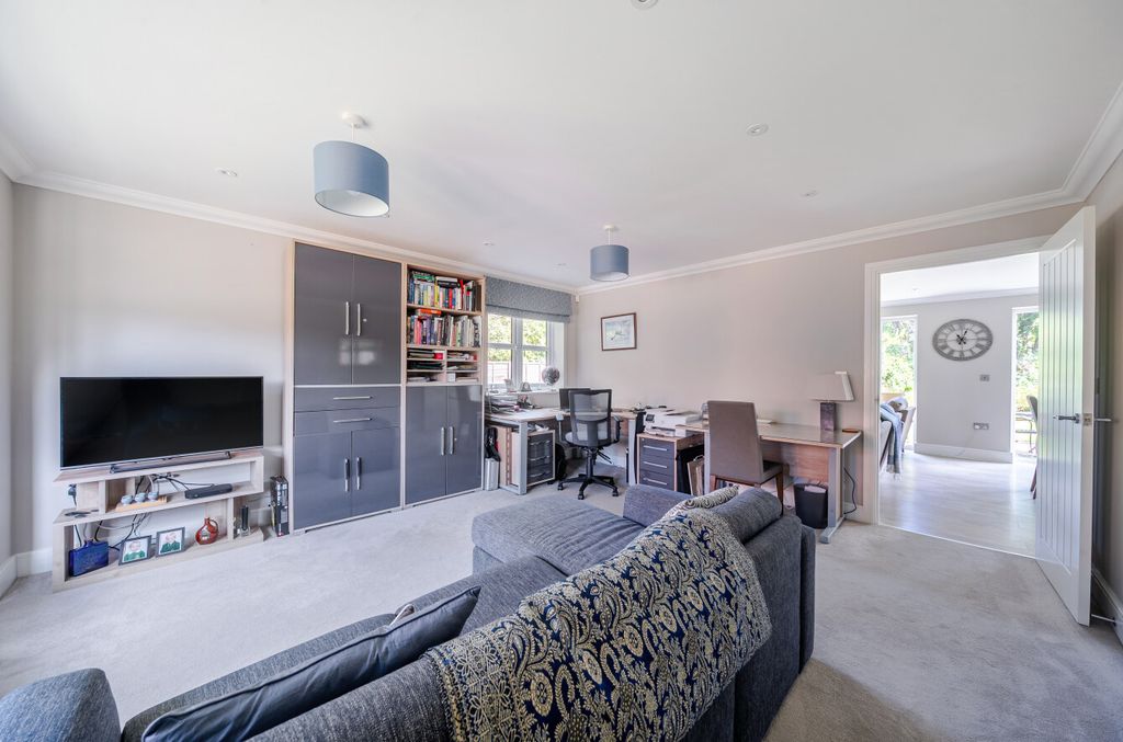 Property photo 3 of 22 1346719-3-68c1534...