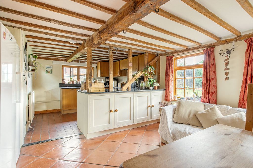 Property photo 3 of 18 Kitchen/Dining