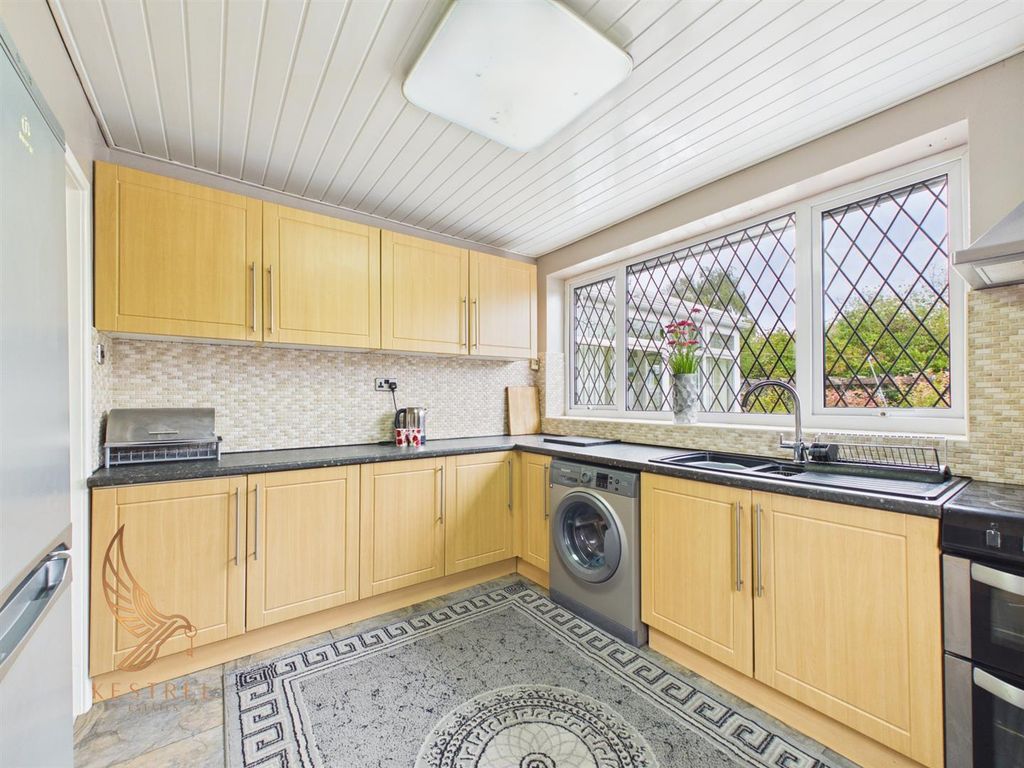 Property photo 3 of 30 16.Jpg