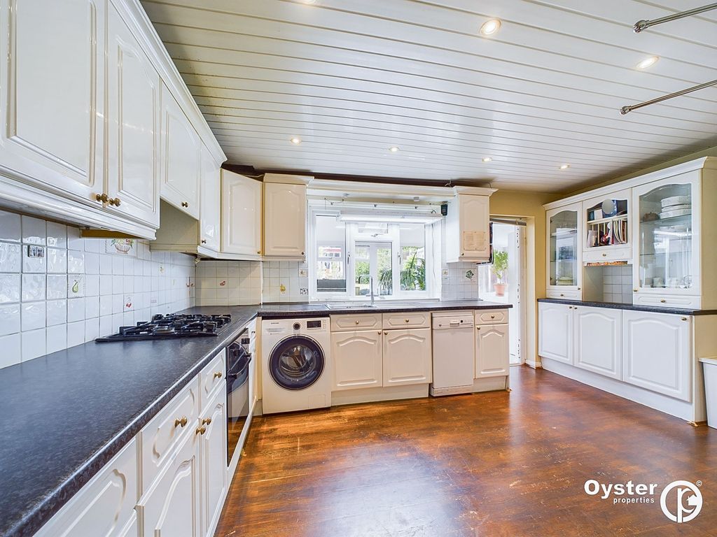 Property photo 2 of 13 Kitchen