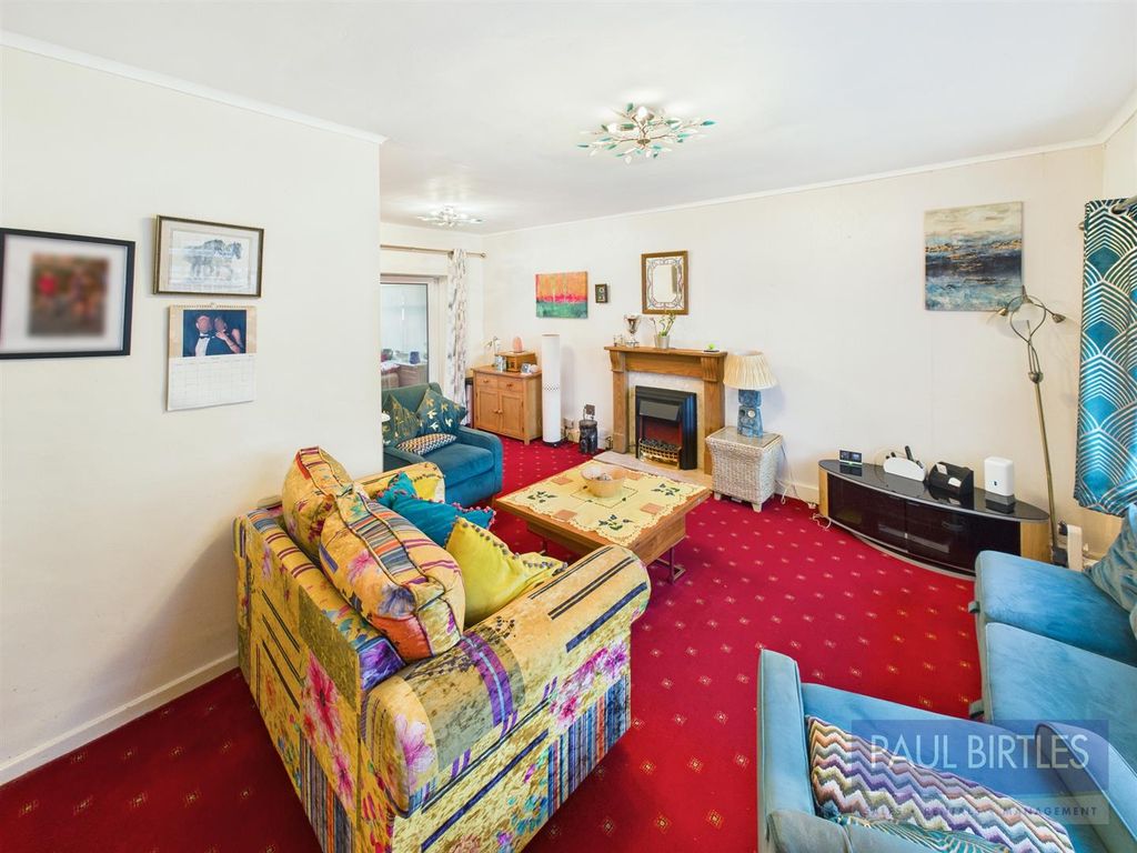 Property photo 3 of 22 Cam04378G0-Pr0261-Still010.Jpg