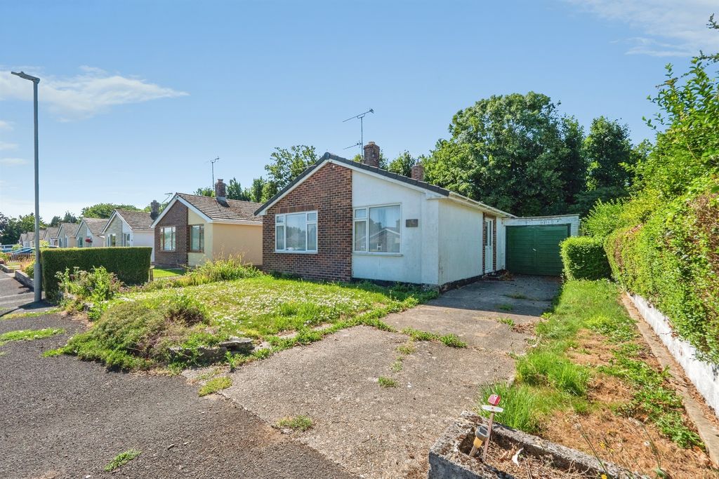 Property photo 1 of 12