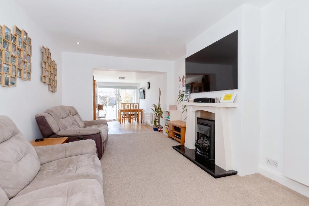 Property photo 3 of 29 Bristol Avenue_18.Jpg