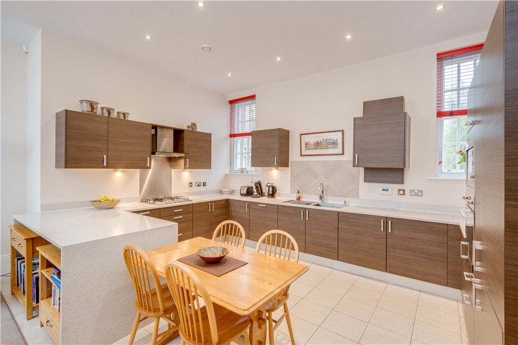 Property photo 2 of 19 Kitchen