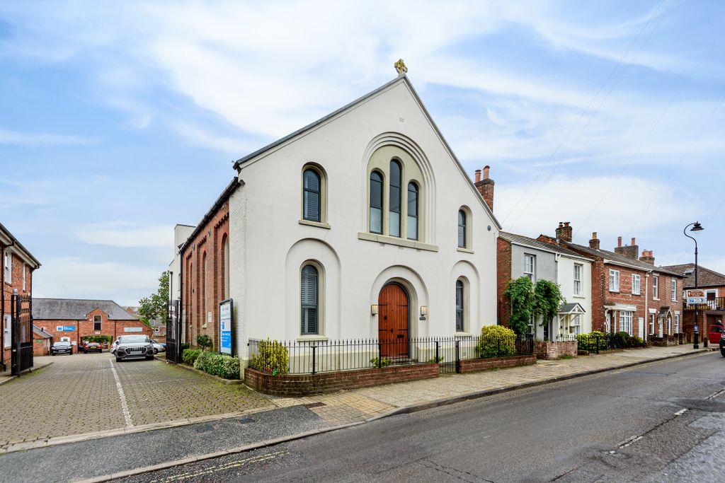 Property photo 1 of 11 777809 (1)