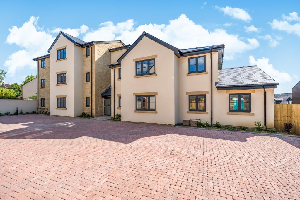 Property photo 1 of 8