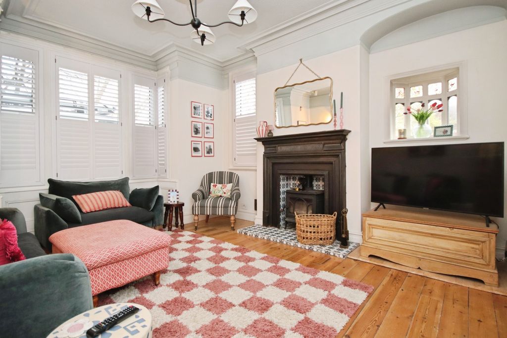 Property photo 3 of 16