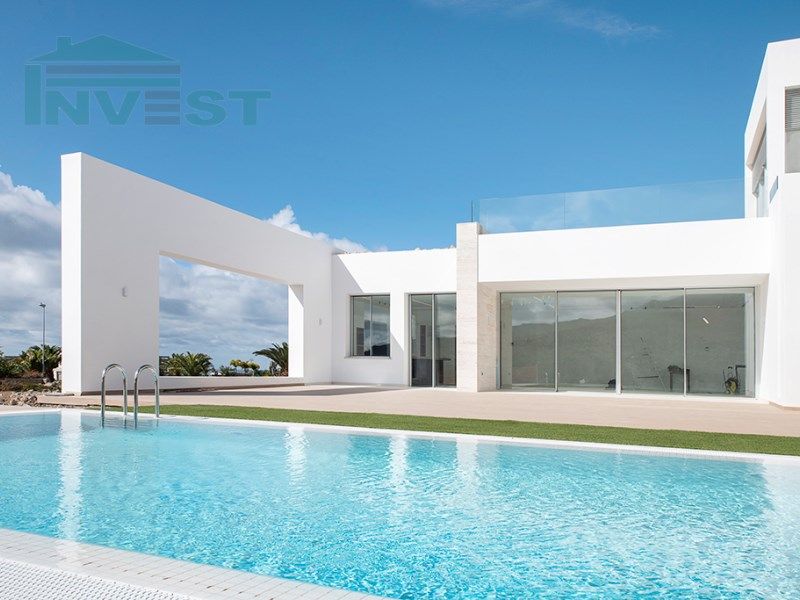 Property photo 2 of 34