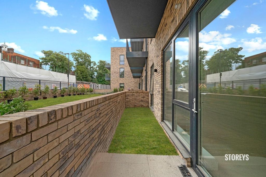 Property photo 2 of 26