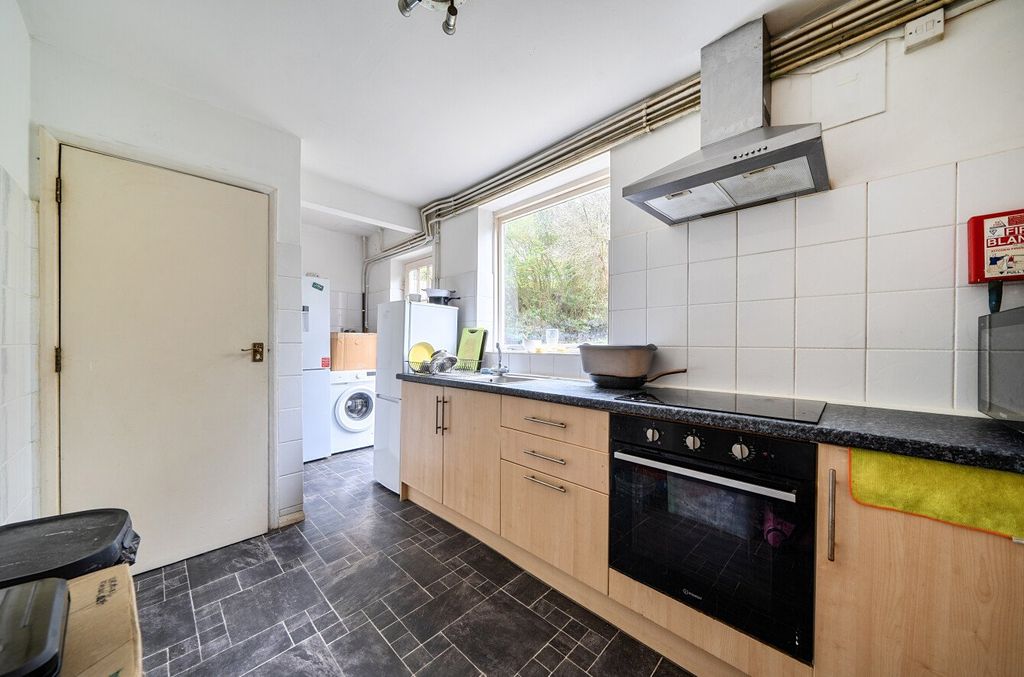 Property photo 2 of 11 1438407-3-69cd6cc...