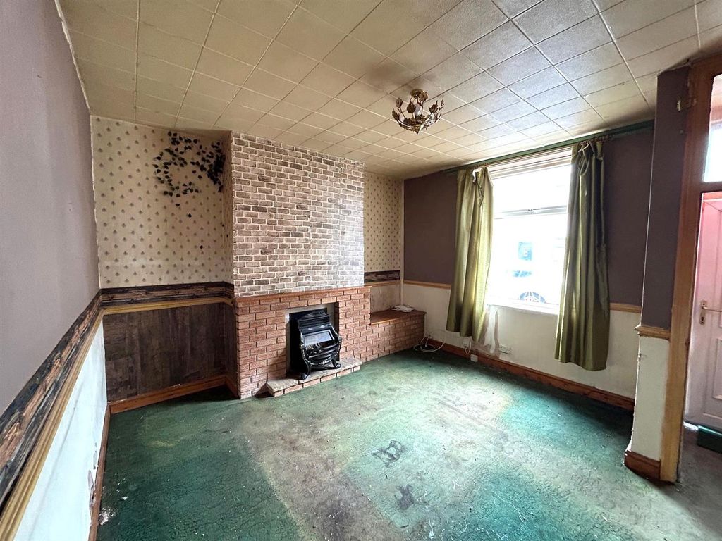 Property photo 2 of 7 Lounge1.Jpg