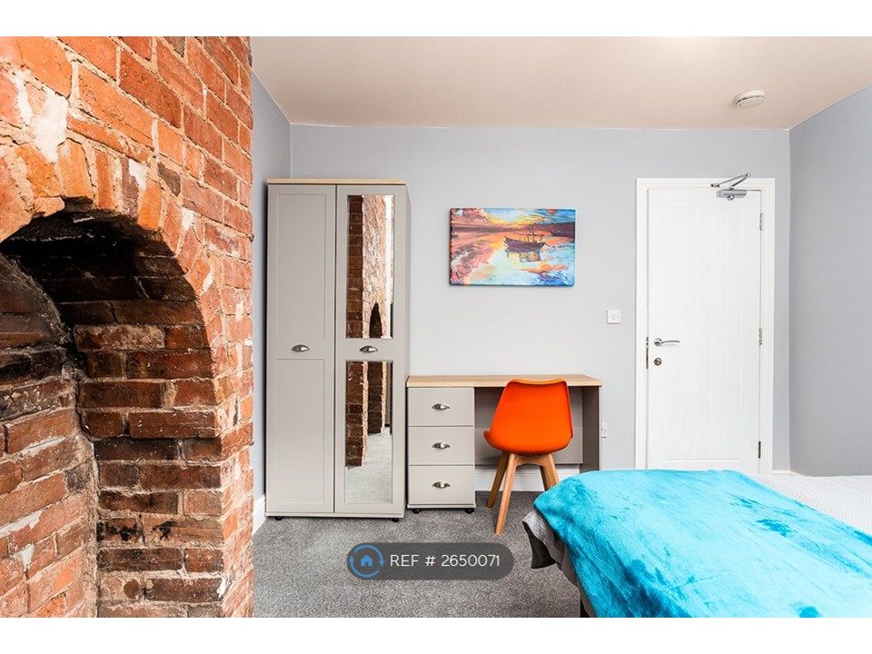 Property photo 1 of 8 Room 1 Private Off Suite