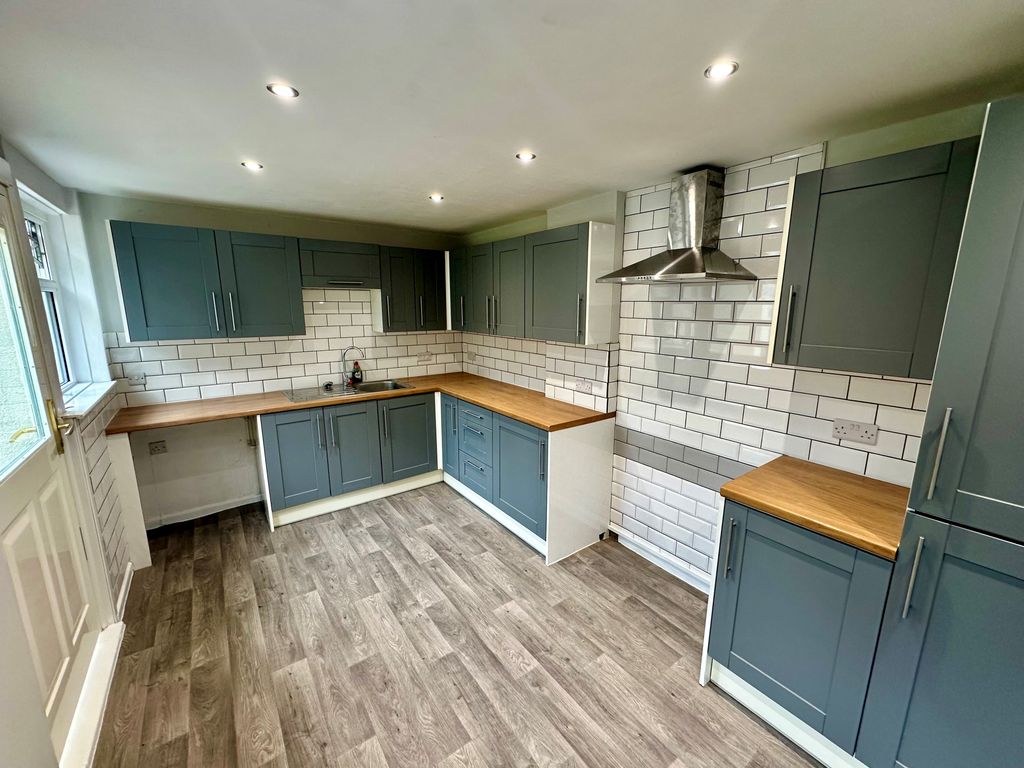 Property photo 2 of 14 View