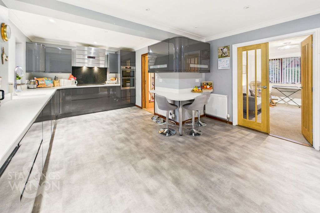 Property photo 3 of 29