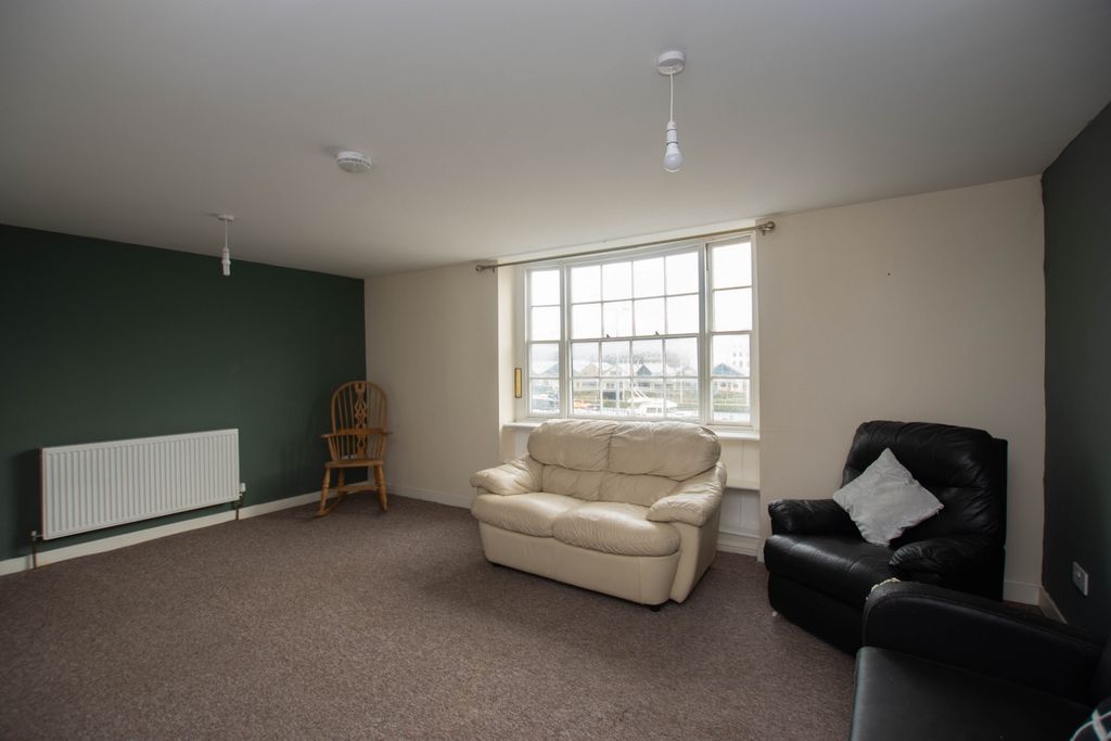 Property photo 2 of 11 Photo 6