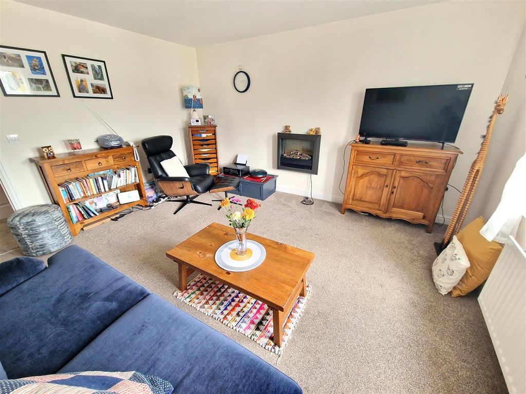 Property photo 2 of 14 Lounge 1.Jpg