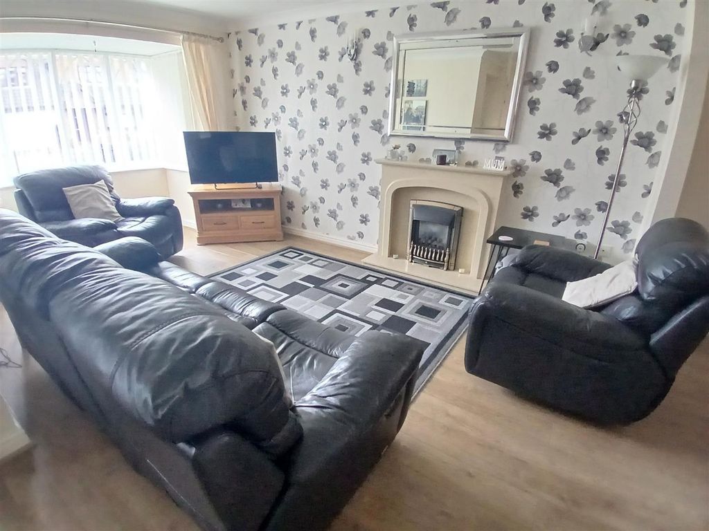 Property photo 3 of 25