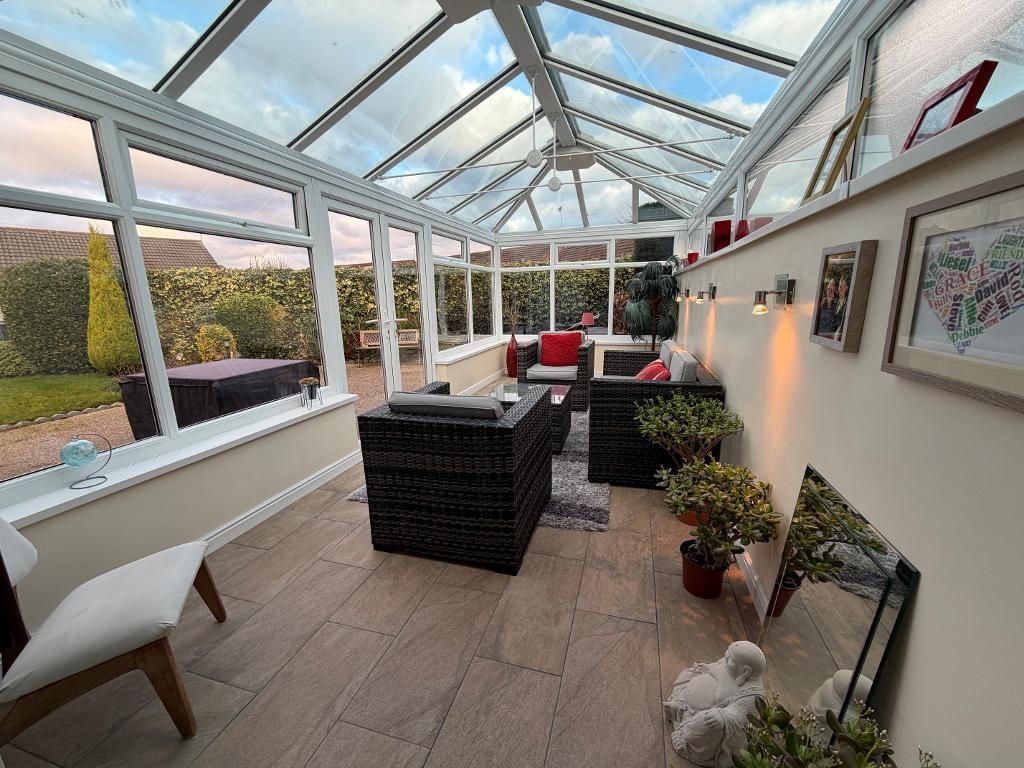 Property photo 2 of 15 Conservatory
