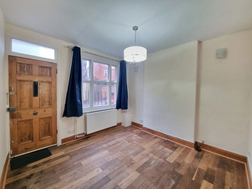 Property photo 2 of 8