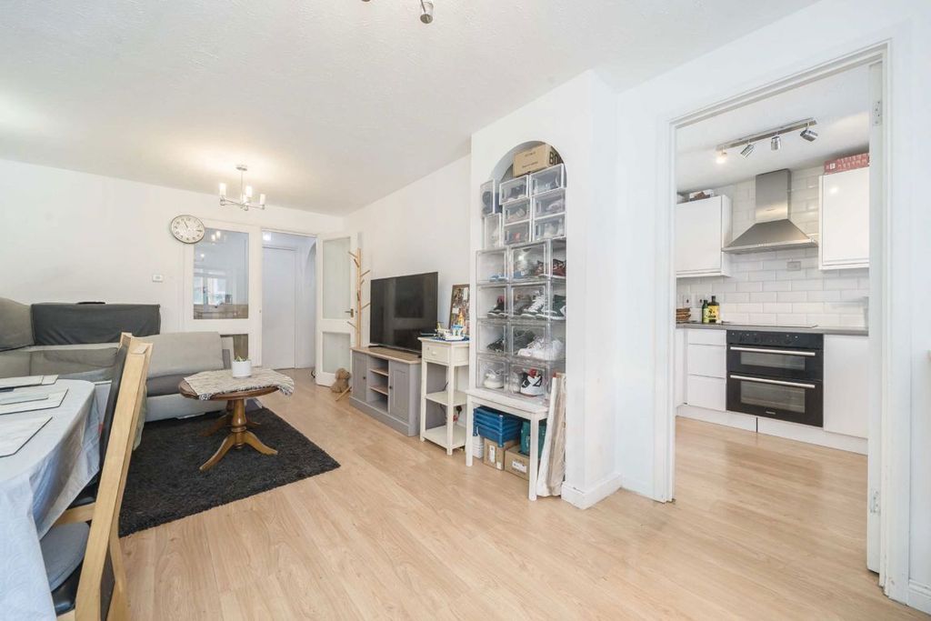Property photo 2 of 4