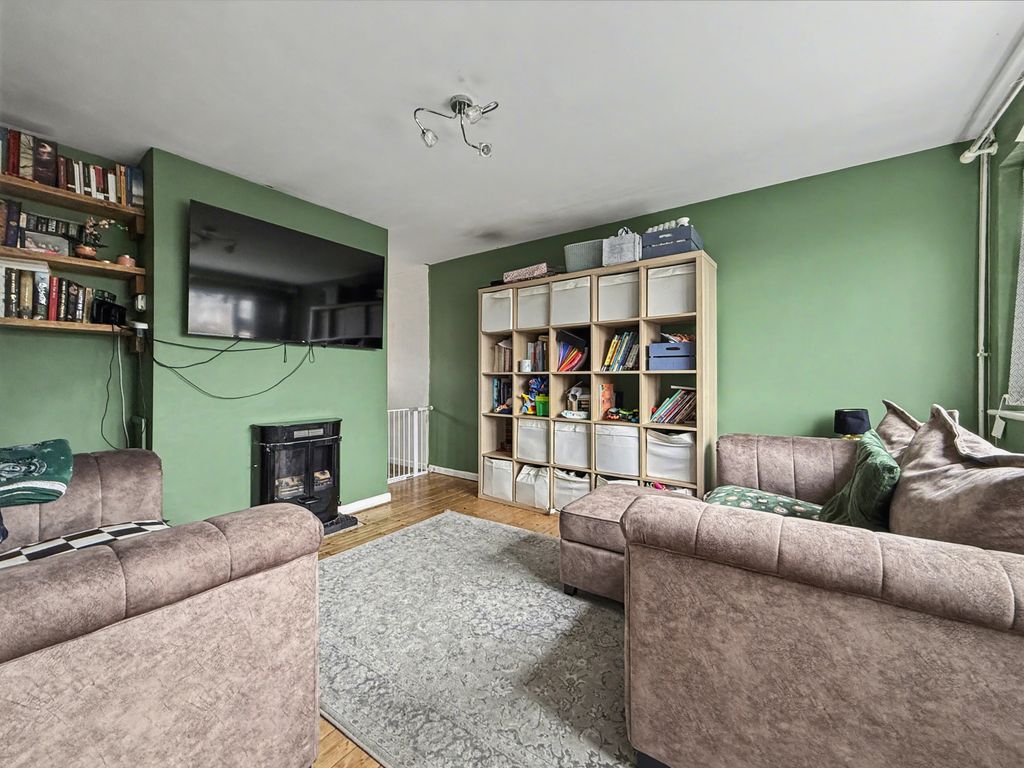 Property photo 3 of 10 Img3945