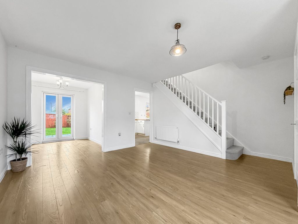 Property photo 2 of 25