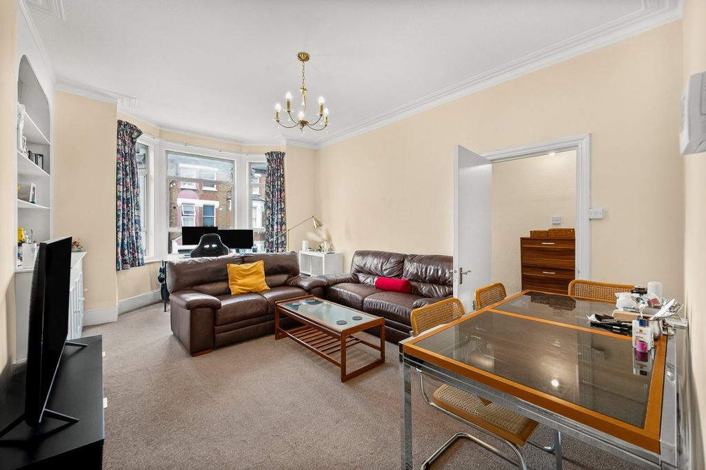 Property photo 3 of 9