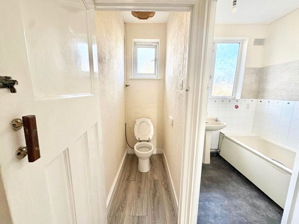 Property photo 3 of 5 Picture No. 02