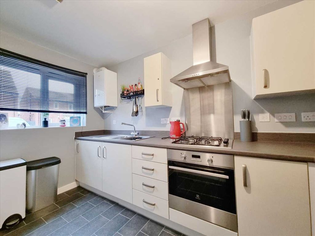 Property photo 2 of 9 Kitchen: