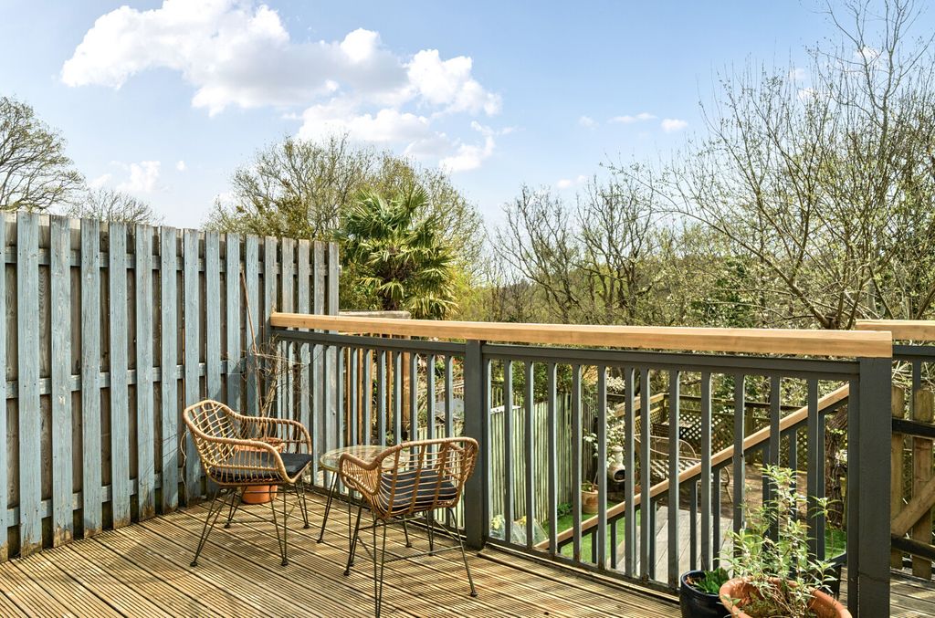 Property photo 2 of 16 1439527-6-69d784B...