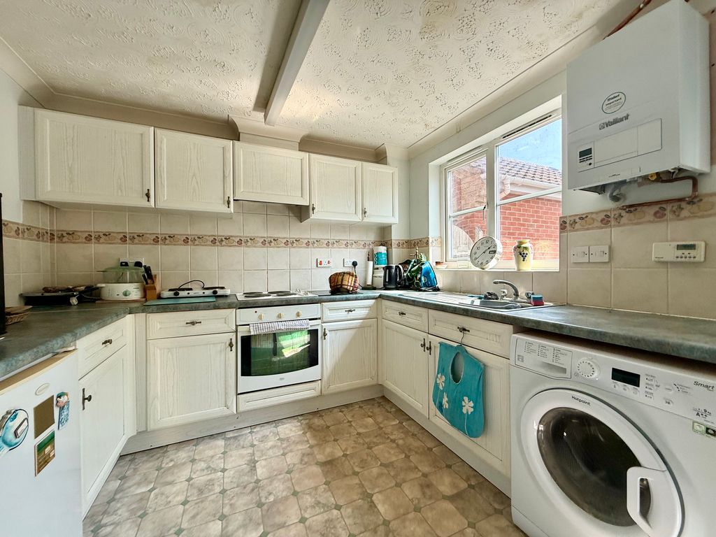 Property photo 3 of 12