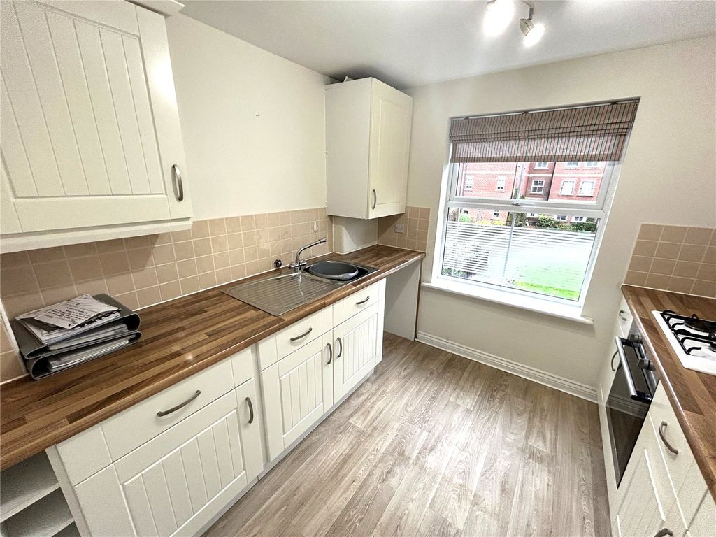 Property photo 2 of 11 Picture No. 63