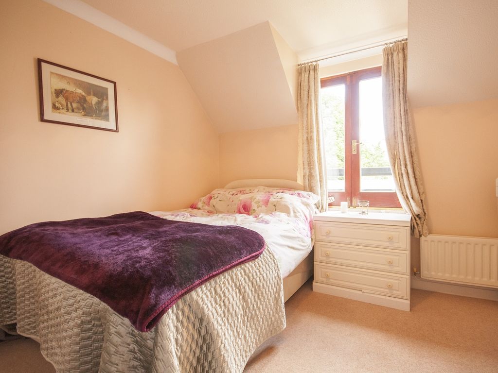 Property photo 3 of 8 Bedroom5