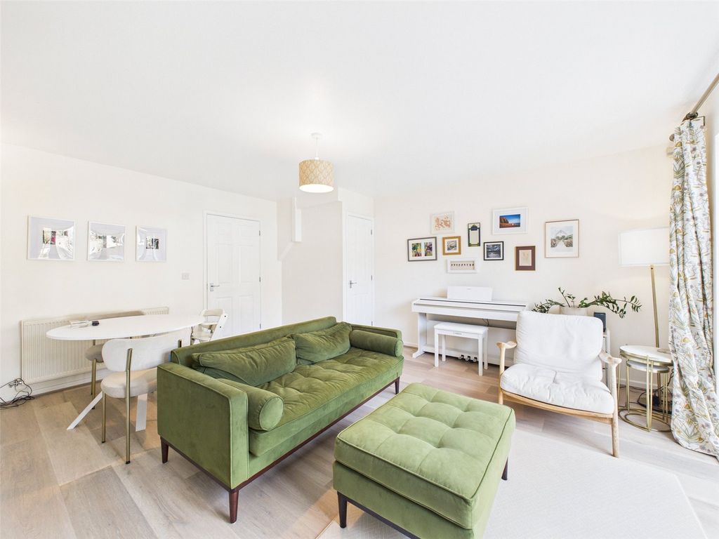 Property photo 2 of 17 Picture No. 13