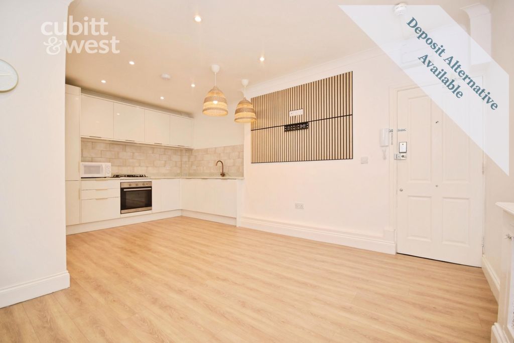Property photo 1 of 11 Kitchen