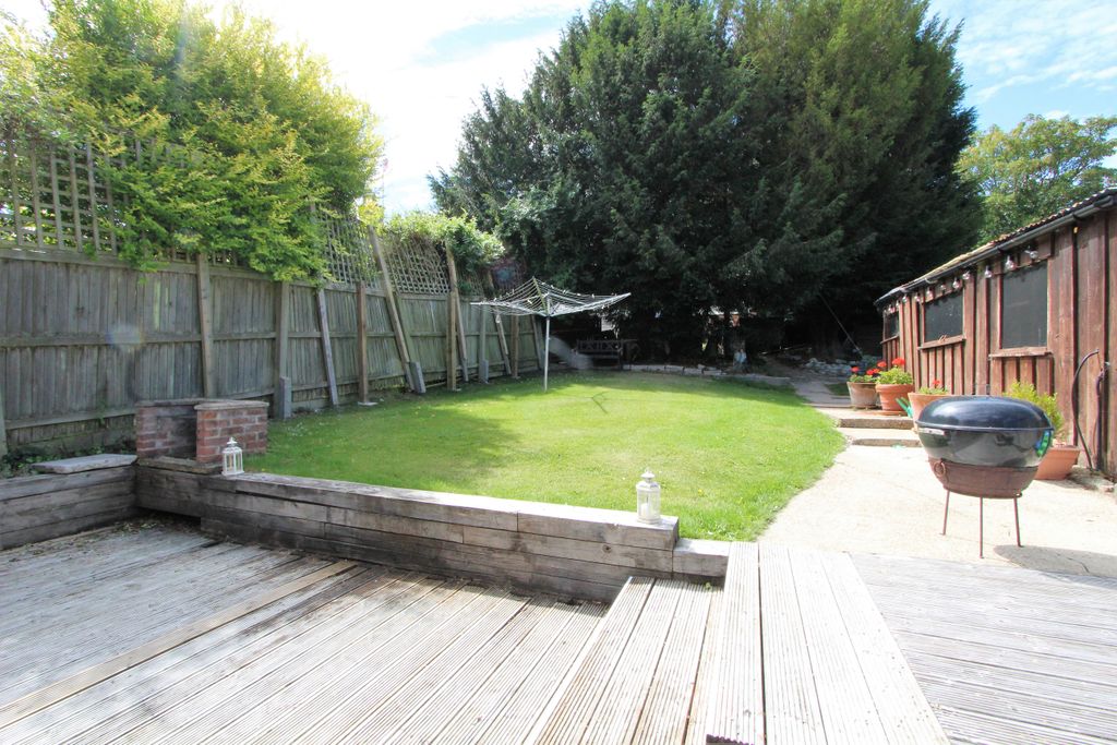 Property photo 3 of 8 Photo 03