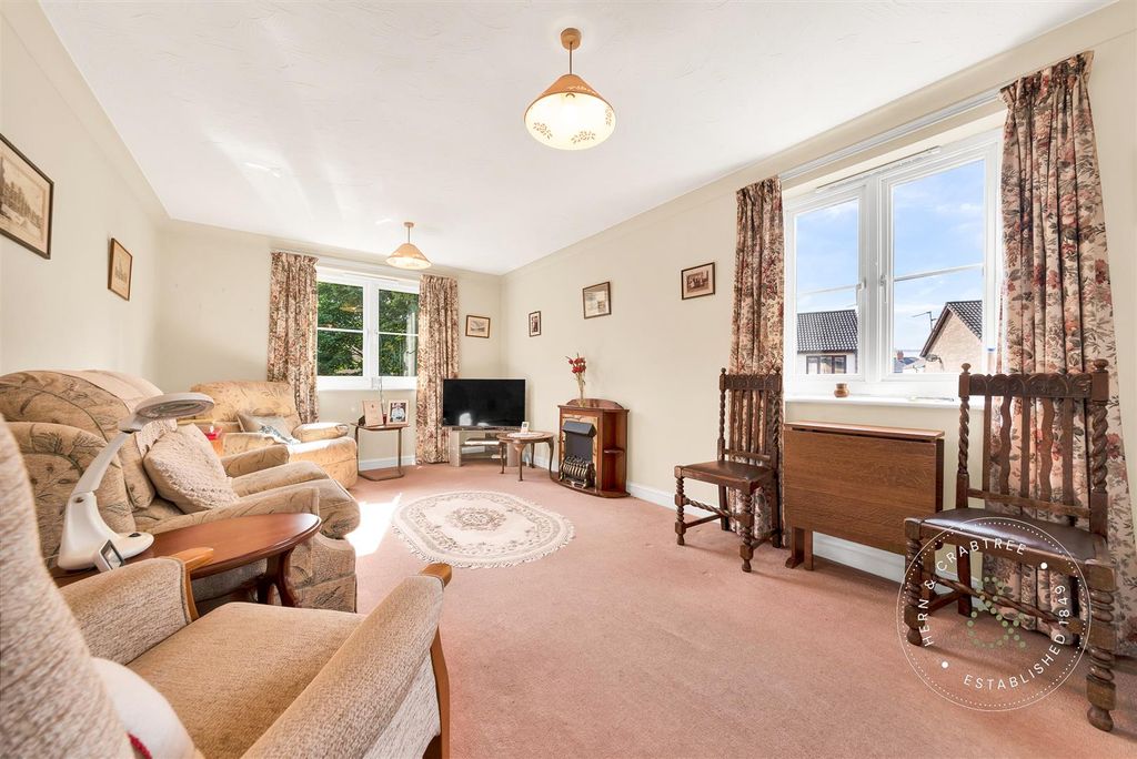 Property photo 2 of 19 Mclay-Court-06.Jpg