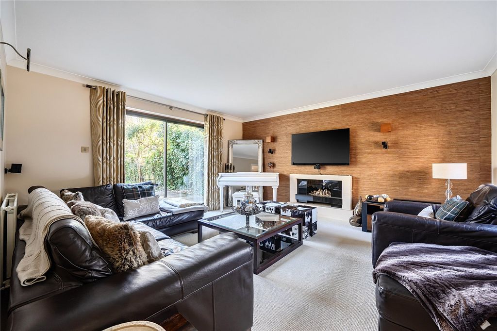 Additional image 6 of 5 bed detached house for saleRuskin Court, Crowthorne, Berkshire RG45