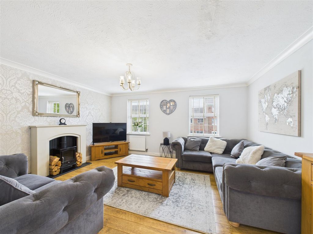 Property photo 2 of 15 Cam03303G0-Pr0228-Still011.Jpg