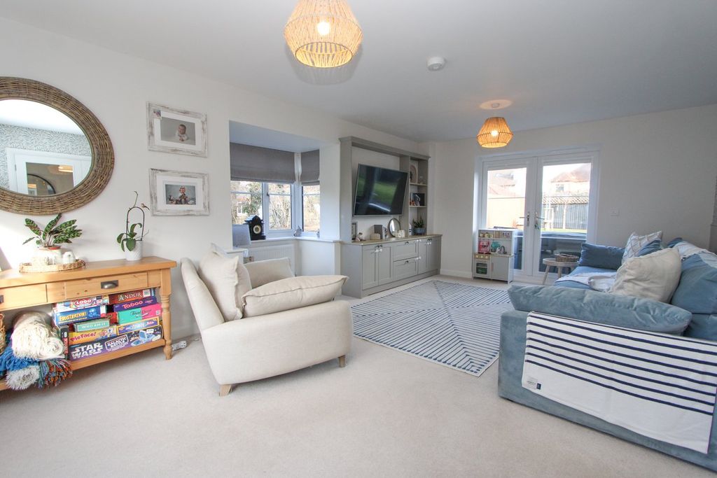 Property photo 3 of 37