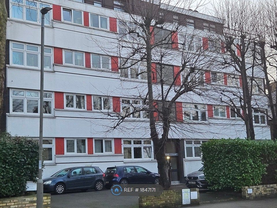 Property photo 3 of 10 Building