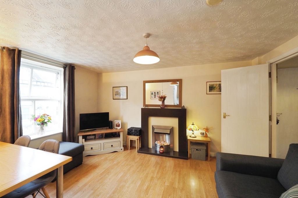 Property photo 3 of 17 Photo
