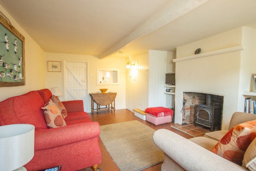 Property photo 2 of 16 3936505