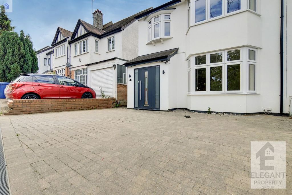 Property photo 2 of 28
