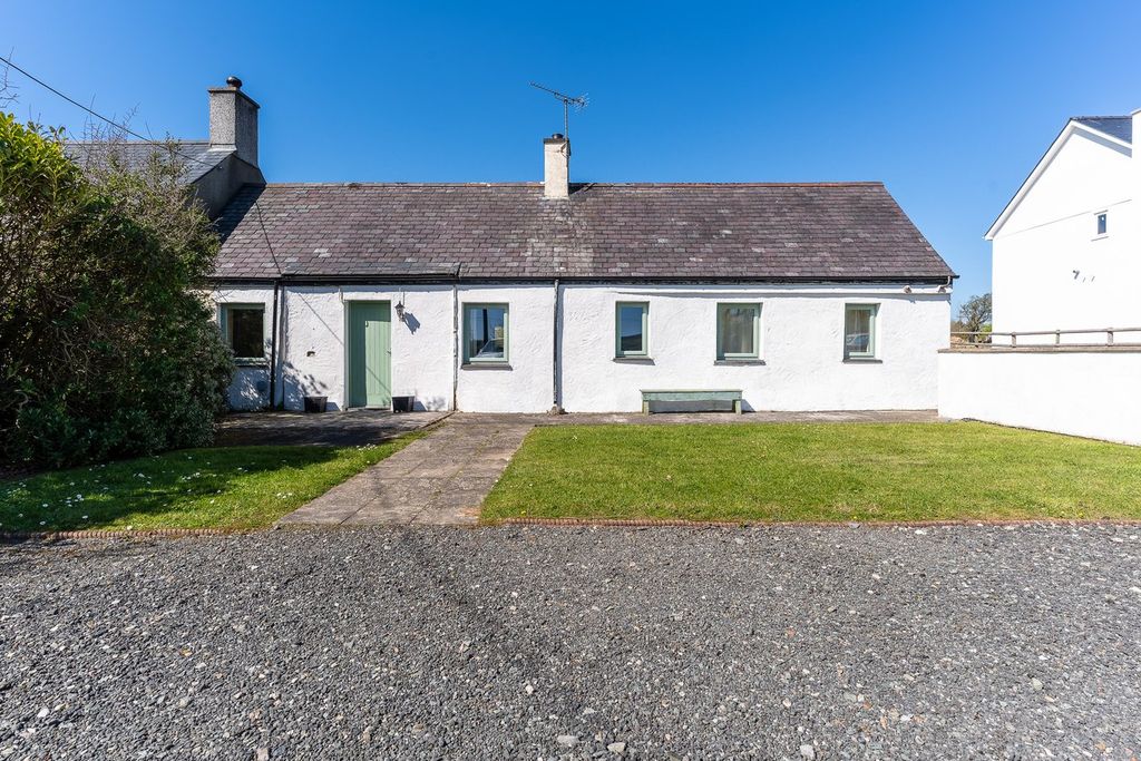 Property photo 1 of 25