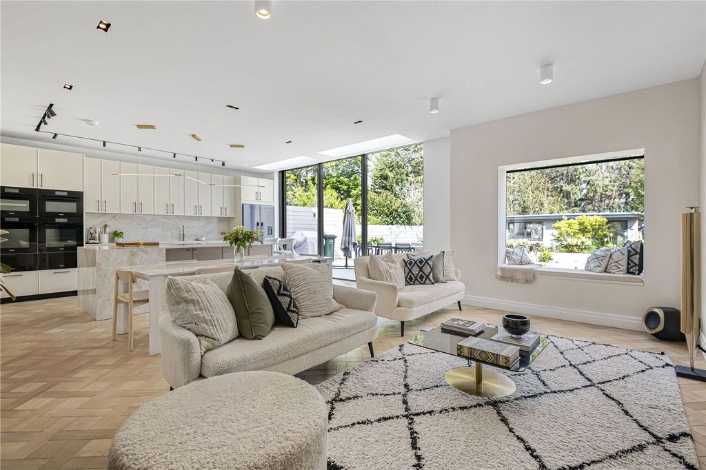 Property photo 2 of 52 Picture No. 53