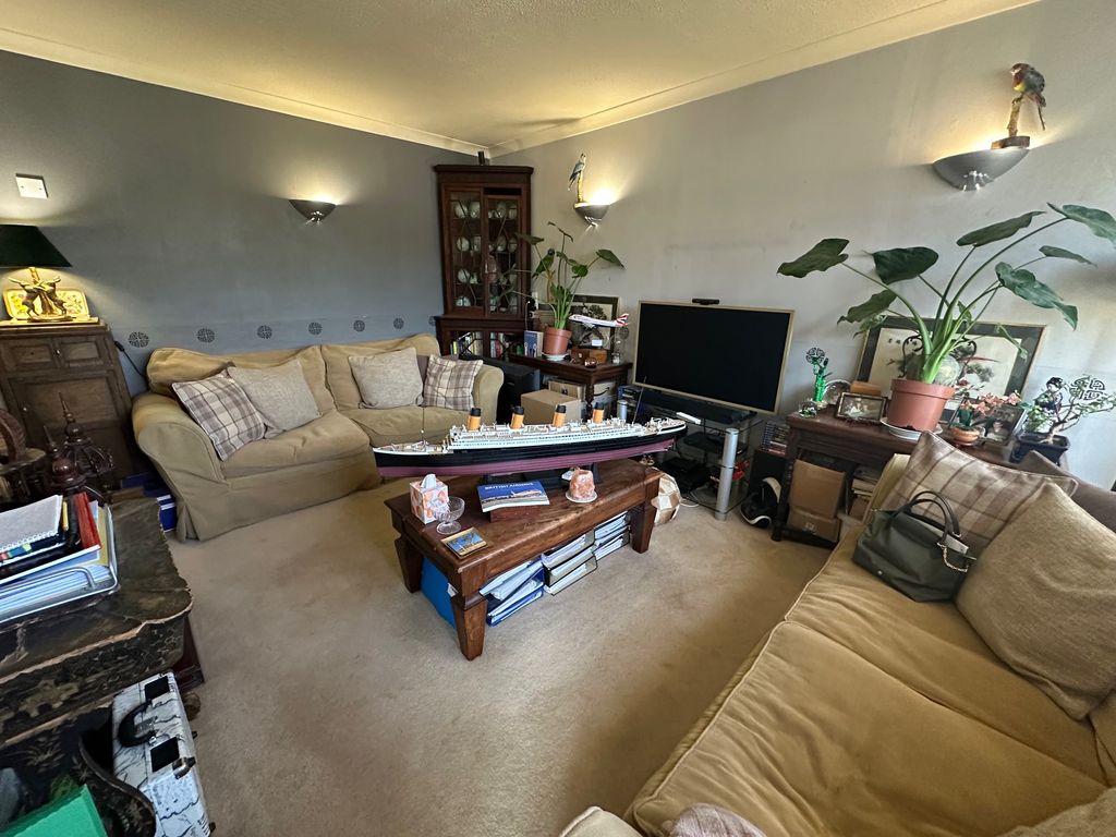 Property photo 2 of 12